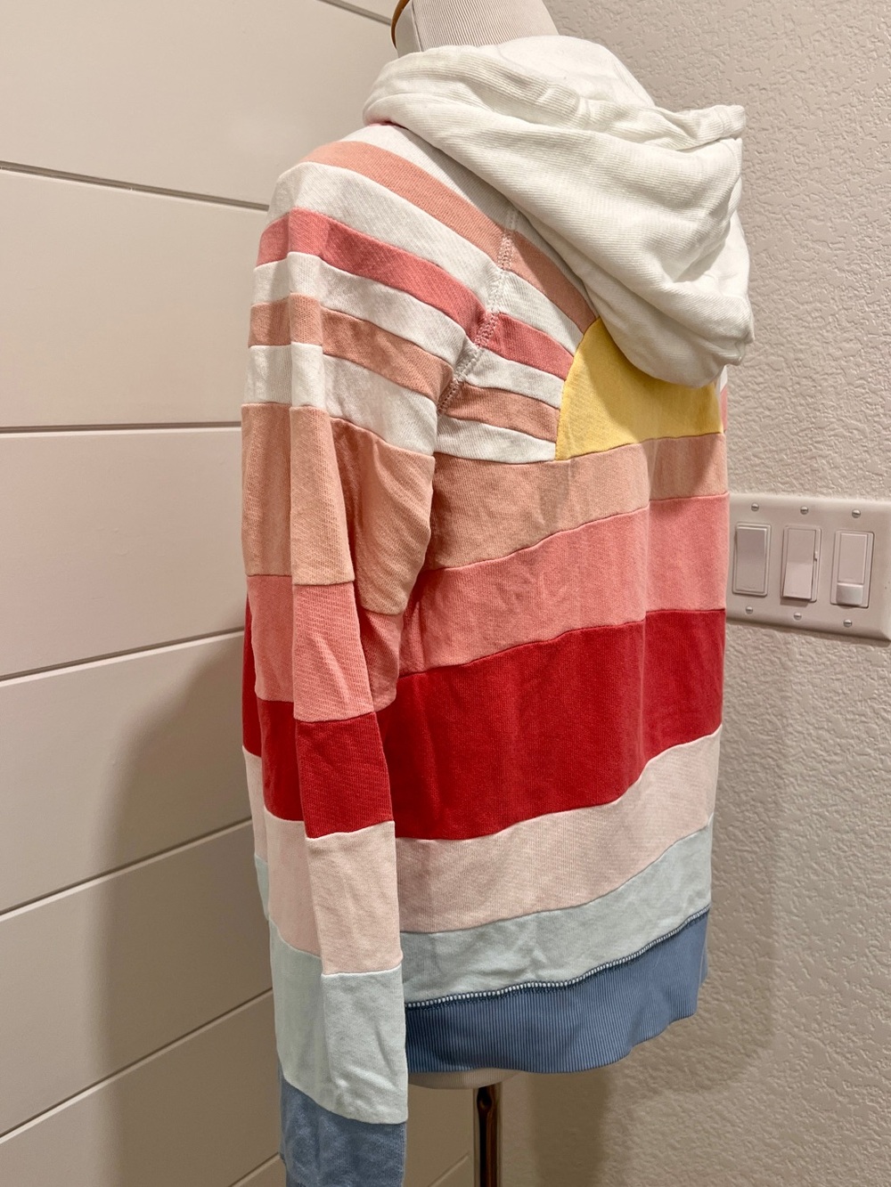 Soleil Hoodie Pullover - Medium - Picture 3 of 10